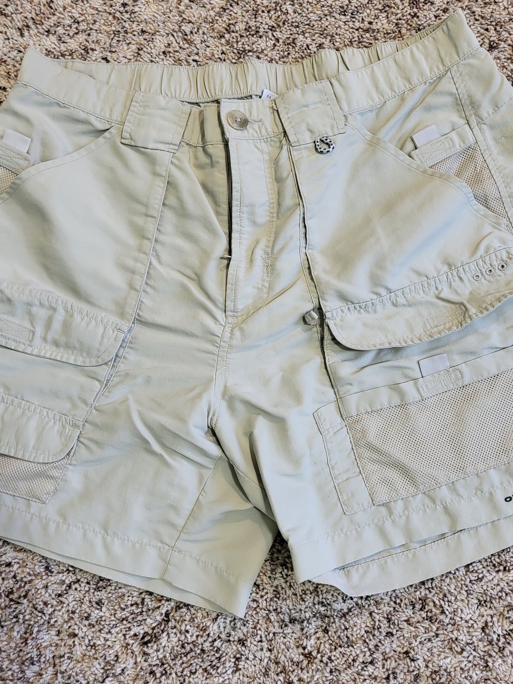 Columbia Sportswear Men's Tan Omni-Shade Cargo Hiking Shorts Size 34W 6L